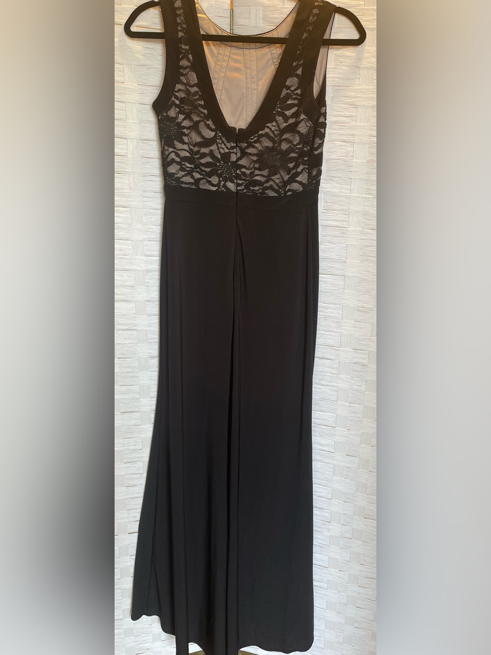 Morgan & Co. Black Lace Fitted Bodice Floor Length Dress Leg Slit Size 5/6 - Picture 6 of 6